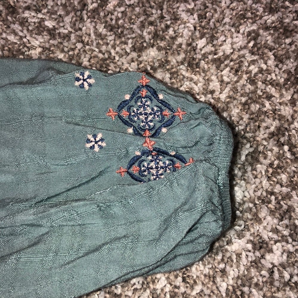 Top - Picture 3 of 4